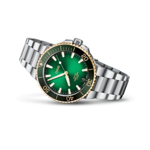 Reloj caballero Oris REFERENCIA: 01 400 7769 6357-07 8 22 09PEB CASO: Aquis, 41,50 mm, Acero inoxidable MOVIMIENOT: Fecha de cuerda automática desarrollada por Oris MARCAR: Verde CORREA/PULSERA: Acero inoxidable EXTRAS: Certificado GARANTÍA: 2 años Únase a MyOris y extienda su garantía gratis a 10 años.