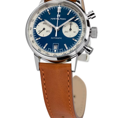 Reloj Hamilton American Classic unisex H38416541 Marca HAMILTON Color extensible/varilla Café Tipo de reloj Reloj fino Color Café Familia o colección American Classic Cronógrafo Sí Reserva de marcha No tiene Cronómetro No Funcionamiento Automático Detalles de la carátula Logotipo de la marca, 3 manecillas, 2 subesferas e indicadores de barra Bisel Acero inoxidable Material Acero inoxidable Cristal reloj Zafiro Material del extensible Piel